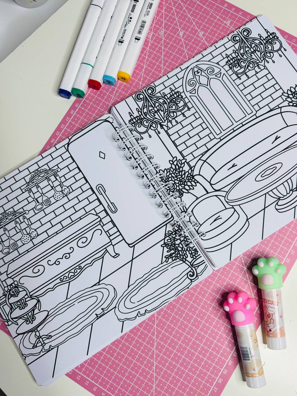 Toca Princess & Prince Coloring Book – 6 Scenes, 12 Pages to Color + 3 Pages of Toca Characters, Outfits & Accessories