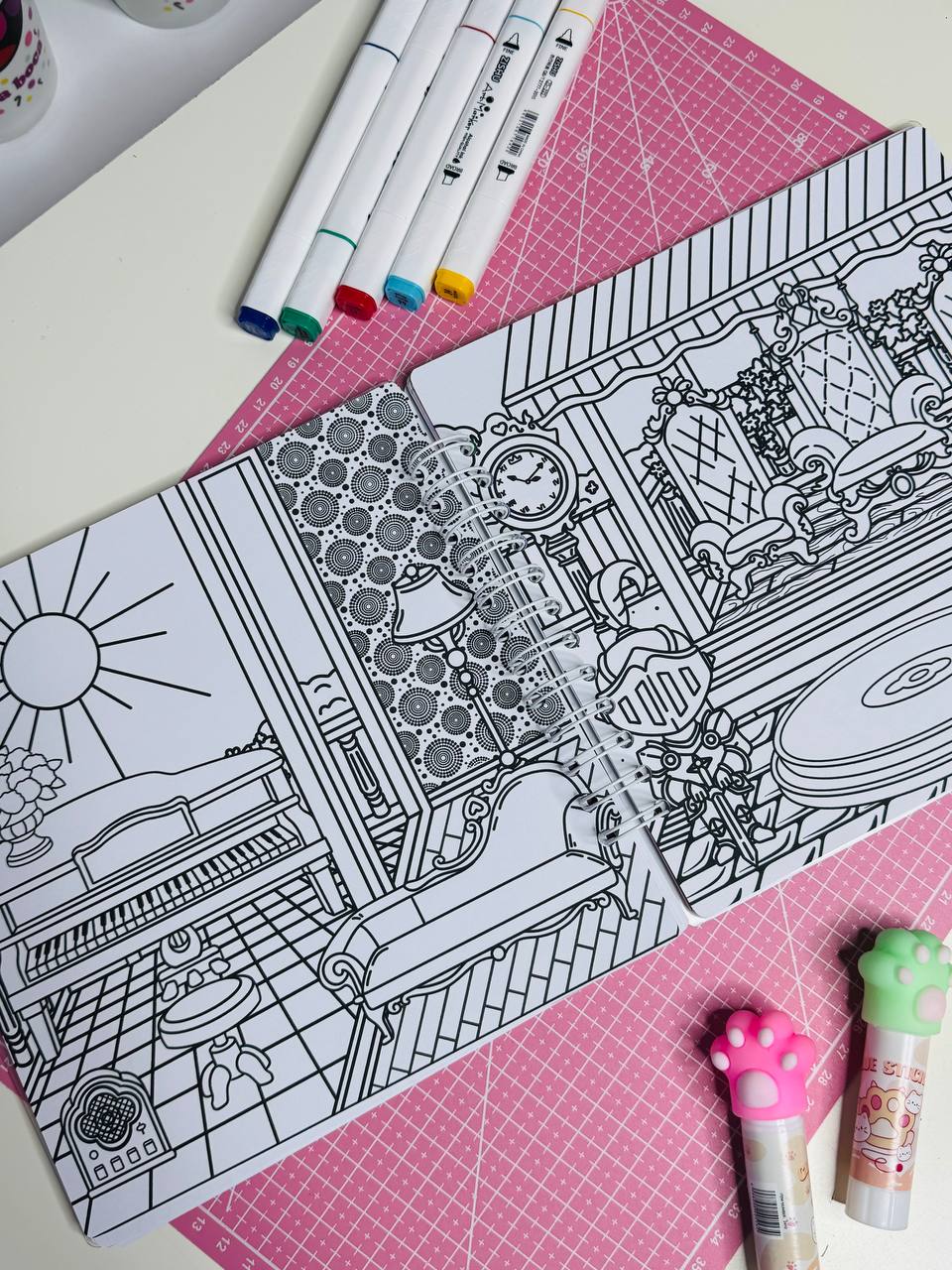 Toca Princess & Prince Coloring Book – 6 Scenes, 12 Pages to Color + 3 Pages of Toca Characters, Outfits & Accessories